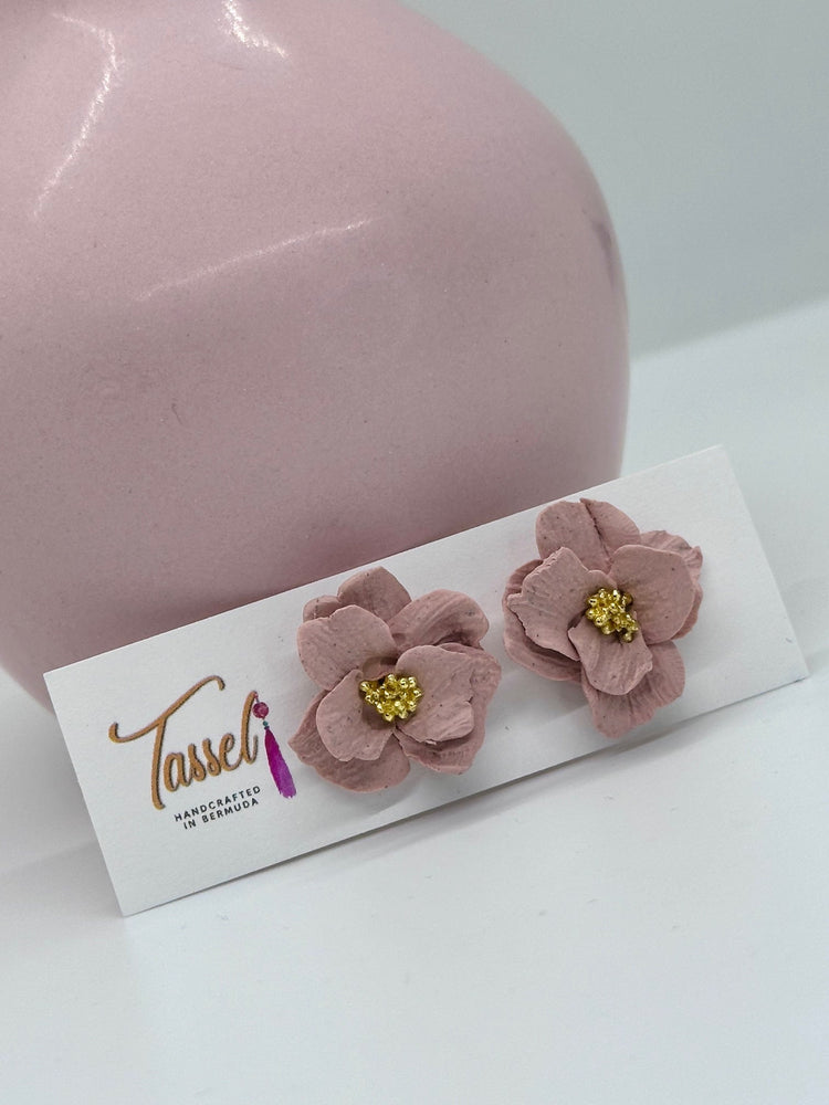 Lightweight hypoallergenic stud earrings with flower designs